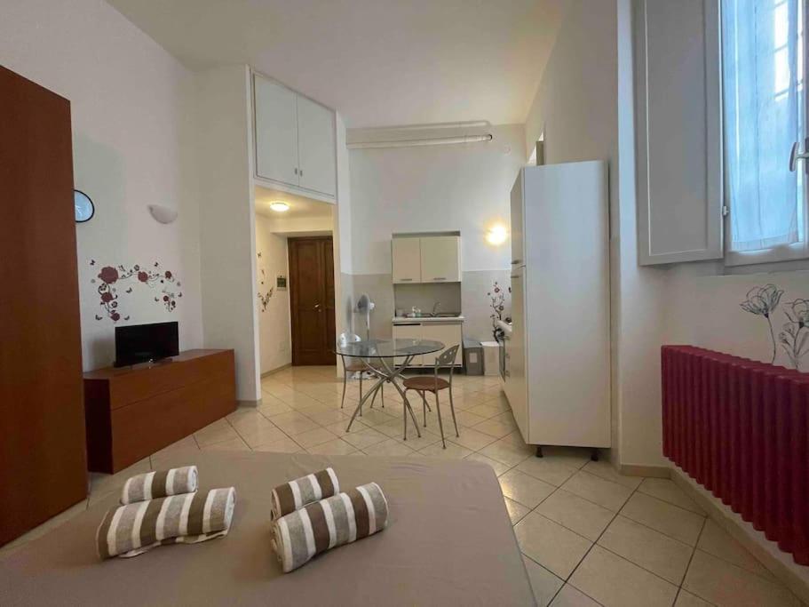 Ferienwohnung Minimal Loft In Centro A Piacenza Exterior foto